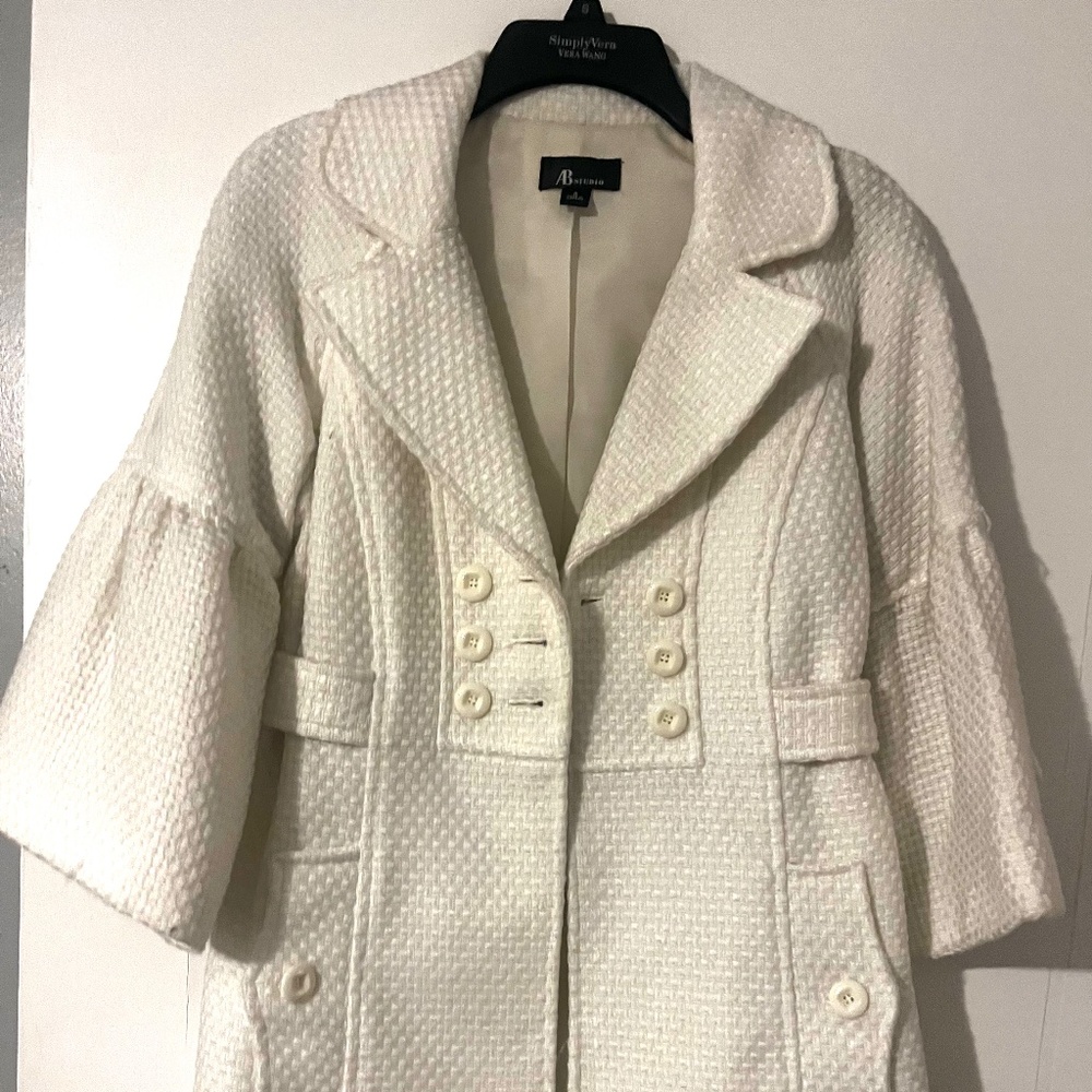 3/4 sleeve off white jacket